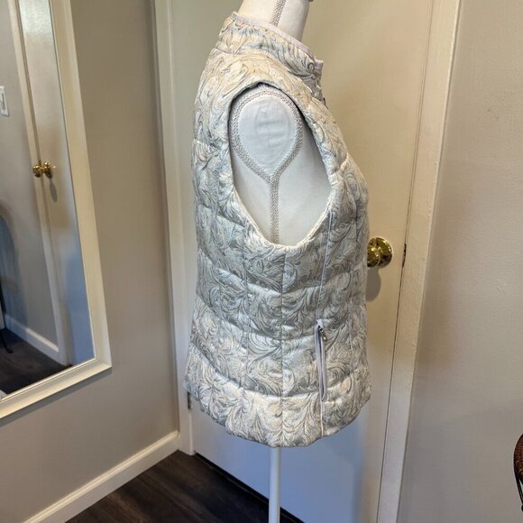 White House Black Market Jacquard Paisley Puffer Vest, Size Medium - Picture 7 of 14